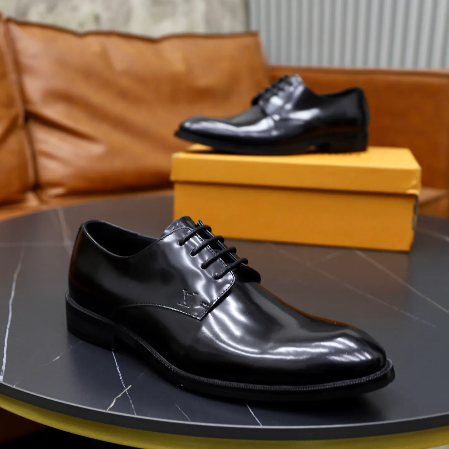 Ex-factory price: 500💰🙅‍♂️🙅‍♂️🙅‍♂️ Brand: LV Louis Vuitton Standard code: Men's size 38-44 (45 can be customized) Grade: Same style as the official website Original order quality Material: Original cowhide surface Comfortable cowhide lining Original outsole Style category: Men's fashionable casual leather shoes Distinguished big-name luxury elements Top luxury Color: actual picture color